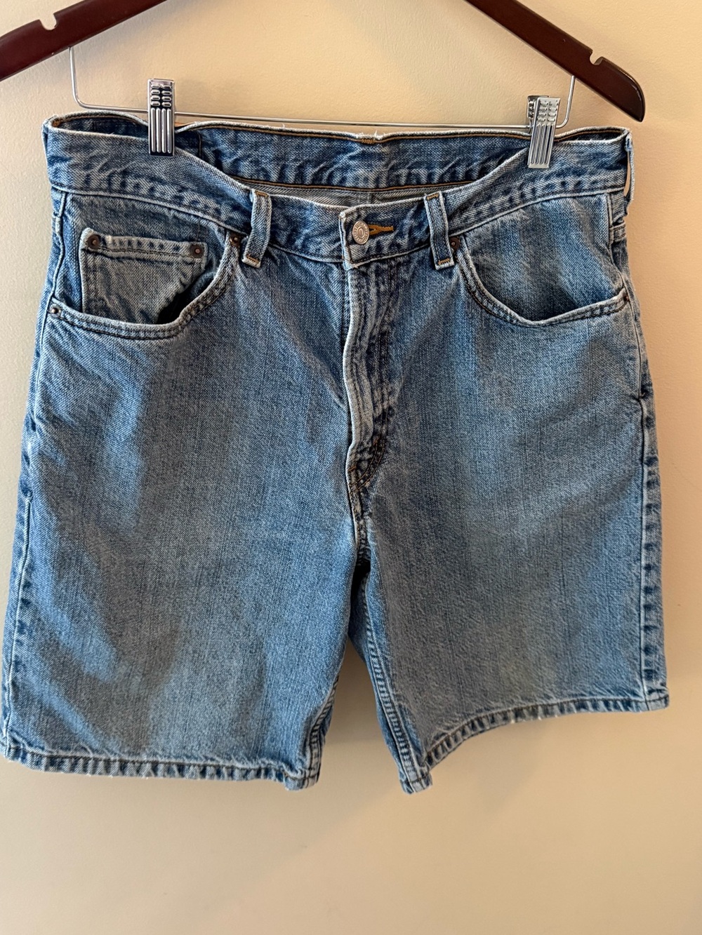 Levi’s vintage denim 550 shorts jean shorts relaxed fit 34
